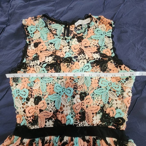 ENDLESS ROSE Crocheted top - Size S - Picture 5 of 6